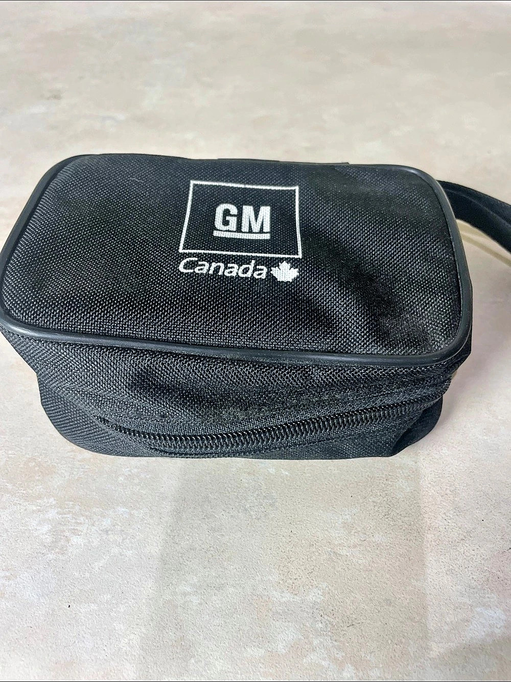 GM Canada Travel Cosmetic Case in Black Like New